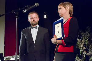 Premiul Pentru Asistentul Ocial Din Domeniul Persoanelor Cu Dizabilitati - BALMOS GEORGETA Suceava